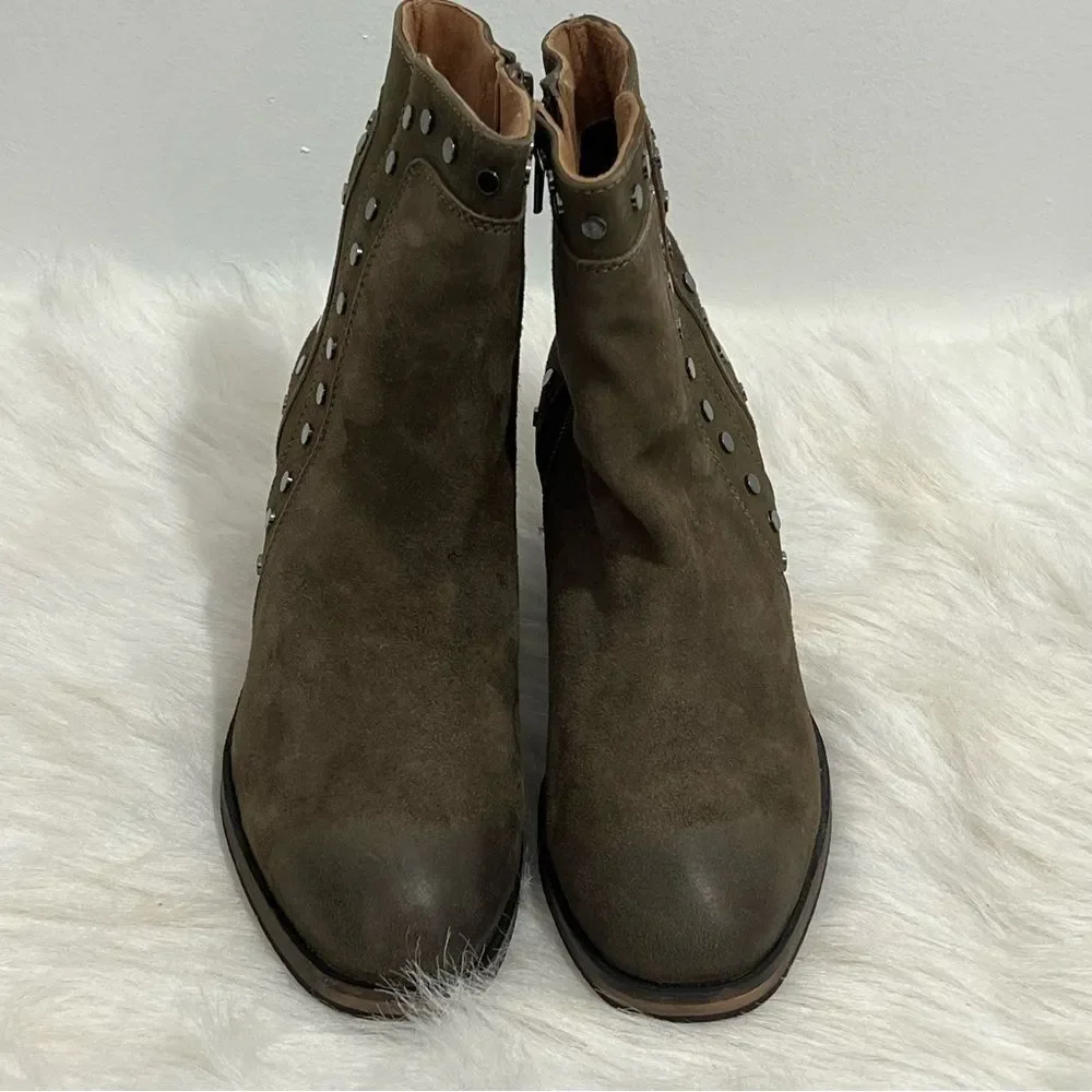 NIB Rebels Danna Distressed Hiking‎ Green Suede Brass Studded Ankle Boot -- 9M